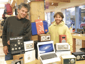 ElectronicGifts Mark Wineburg (left, with sales associate Julian Feller-Cohen)