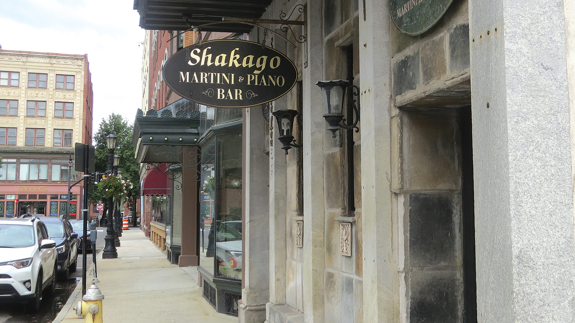 Shakago Martini & Piano Bar