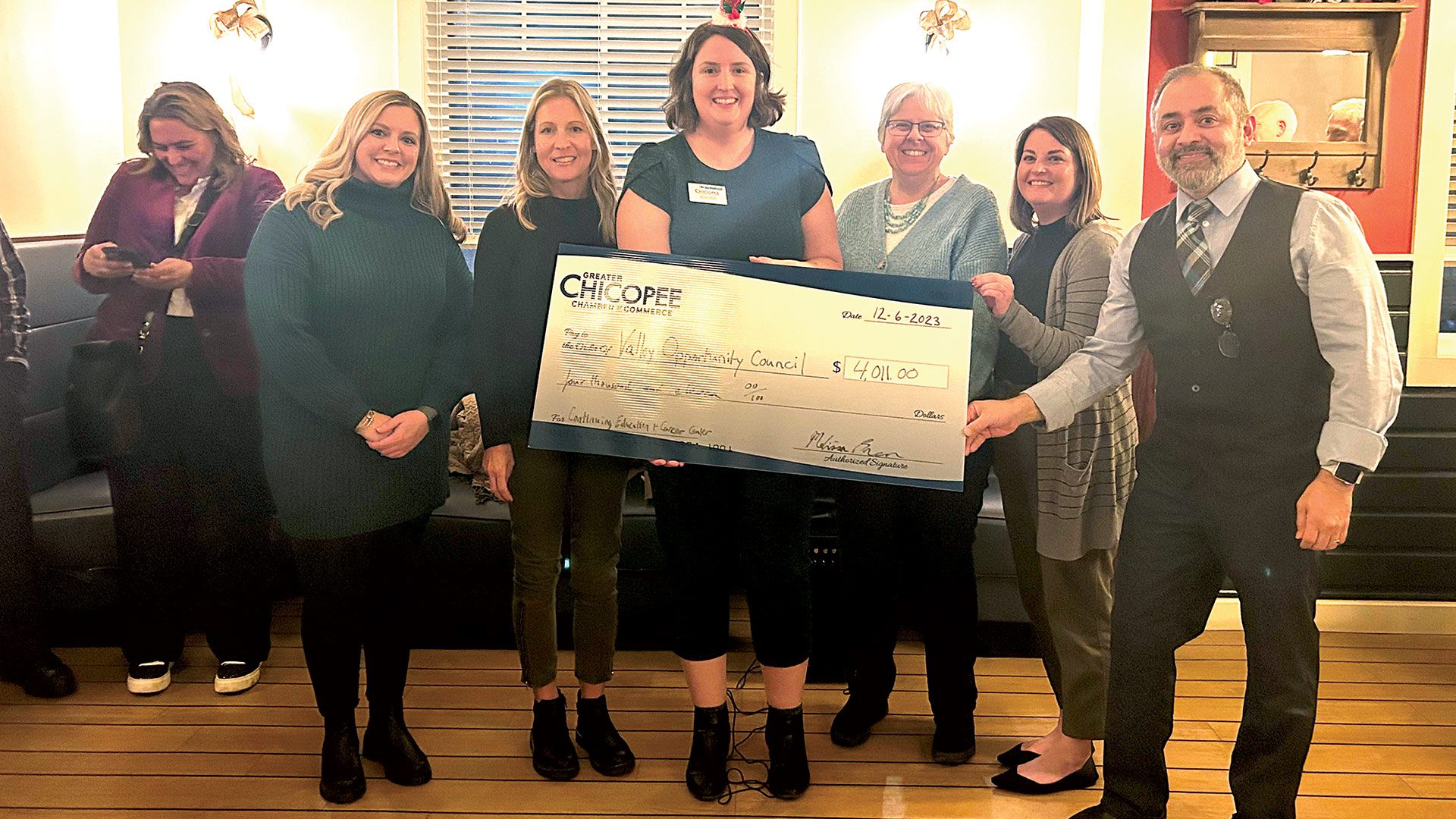 Pictured, from left: 5K committee member Amanda Sarrasin of Westfield Bank; Melissa White of the VOC; Greater Chicopee Chamber of Commerce Executive Director Melissa Breor, and Jeanne Almanzar, Hayley Nelson, and Dr. Nadeem Sikandar of the VOC.