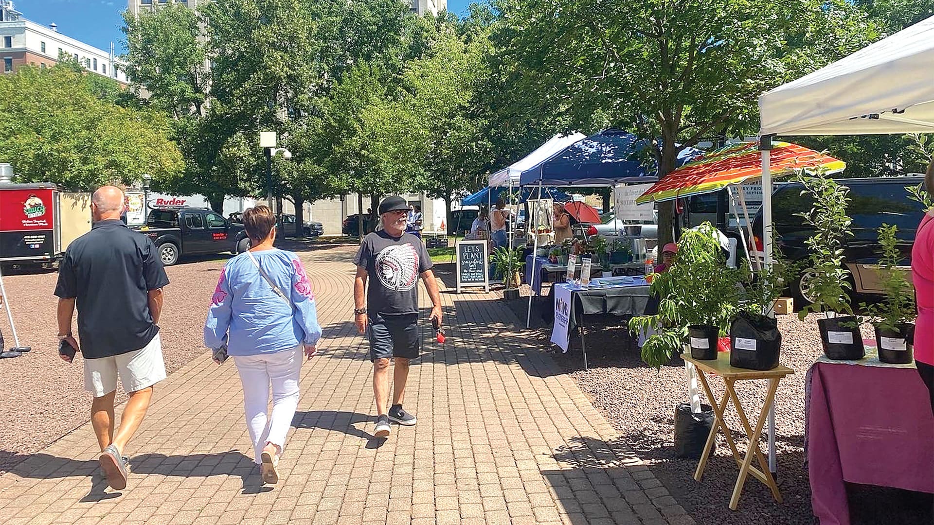 The farmers’ market in Tower Square Park